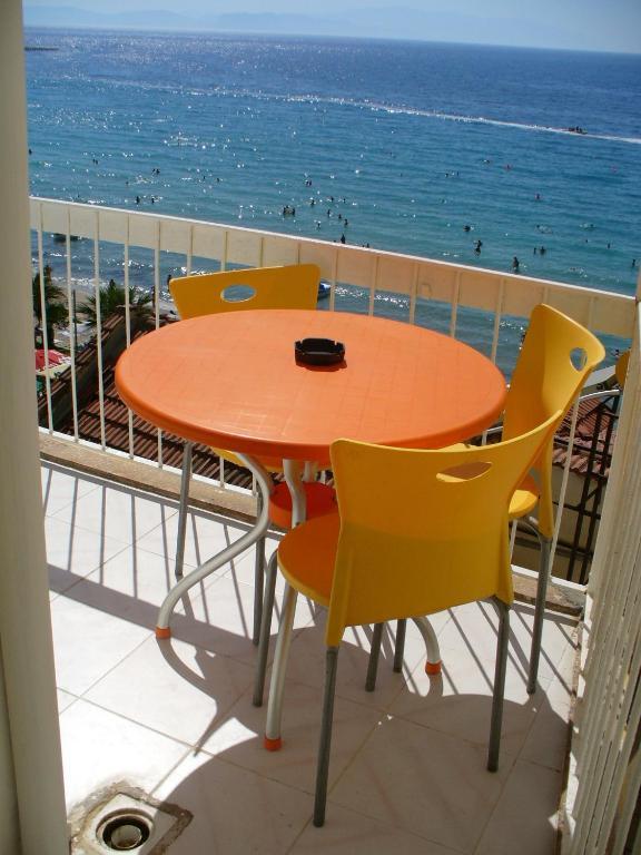 Kibar Apart Pansiyon Kusadası Quarto foto